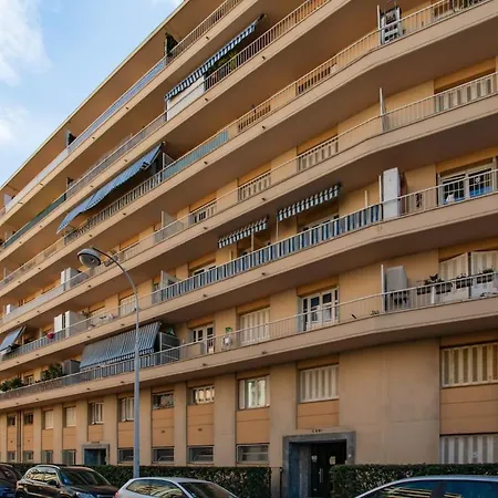 #41 Flat For 6, 3 Bdrs Parking Wifi 5mins Walk Tram T1 ニース