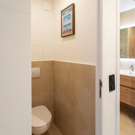 Apartment #41 Flat For 6, 3 Bdrs Parking Wifi 5mins Walk Tram T1 Nizza