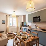 Appartement #41 Staywiz Us - Flat For 6, 3 Bdrs Parking Wifi 5mins Walk Tram T1