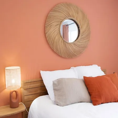 Apartment #41 Flat For 6, 3 Bdrs Parking Wifi 5mins Walk Tram T1