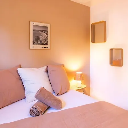 Apartment #41 Flat For 6, 3 Bdrs Parking Wifi 5mins Walk Tram T1 Nice