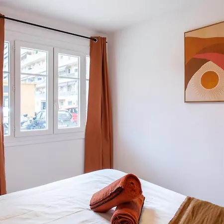 #41 Flat For 6, 3 Bdrs Parking Wifi 5mins Walk Tram T1 ニース