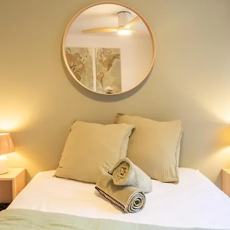 Apartment #41 Flat For 6, 3 Bdrs Parking Wifi 5mins Walk Tram T1 Nice