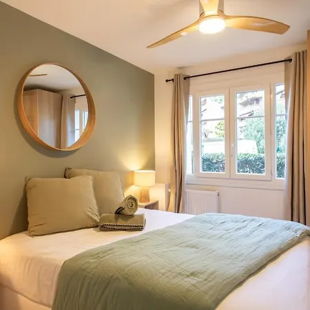 #41 Flat For 6, 3 Bdrs Parking Wifi 5mins Walk Tram T1 * Nice