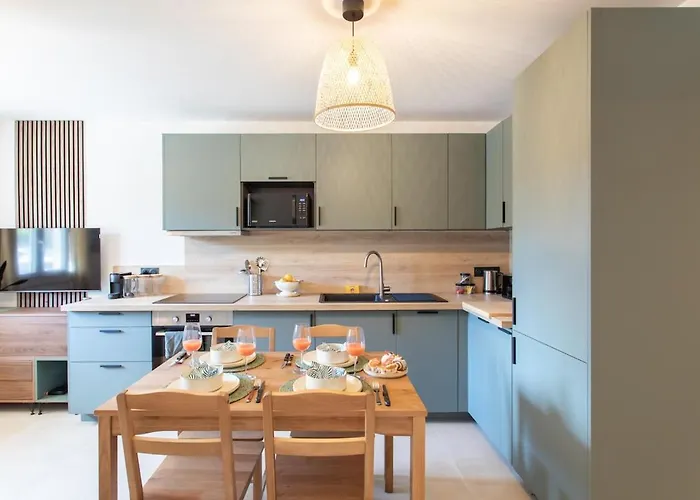 Apartamento #41 Flat For 6, 3 Bdrs Parking Wifi 5mins Walk Tram T1