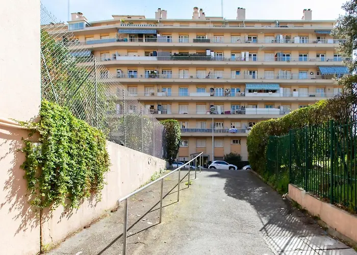 #41 Flat For 6, 3 Bdrs Parking Wifi 5mins Walk Tram T1 Apartamento *