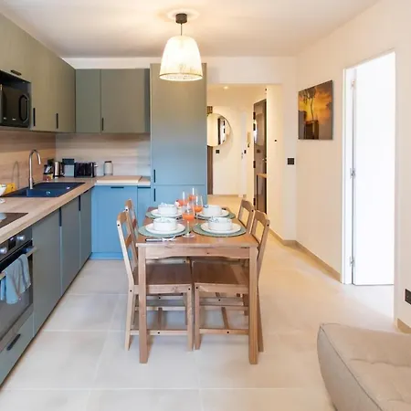 #41 Flat For 6, 3 Bdrs Parking Wifi 5mins Walk Tram T1 Apartament Nicea