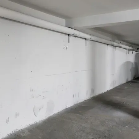 #41 Flat For 6, 3 Bdrs Parking Wifi 5mins Walk Tram T1 Apartament *